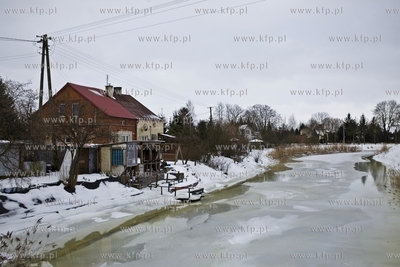 Żuławy. Motława we wsi Wróblewo.
12.01.2017
fot....