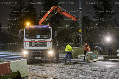 Most Siennicki.został zamknięty dla ruchu kołowego,...