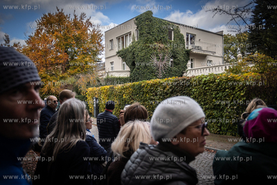 Mieszkańcy kurortu spacerowali w niedzielę z przewodniczką...