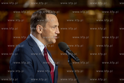 Dwór Artusa. Konferencja prasowa Ministra Spraw Zagranicznych...