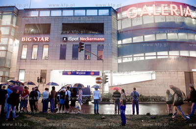 Gdansk Wrzeszcz. Ewakuacja Centrum Hadlowego Galeria...