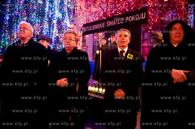 Gdansk. Dlugi Targ. Betlejemskie Swiatlo Pokoju 2011....