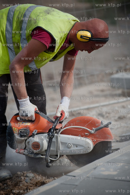 Gdansk. Wznowione po kilku miesiecznej przerwie, prace...
