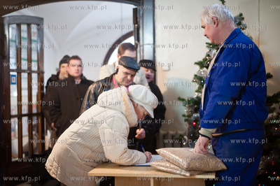 Gdansk. Urzad Miasta przy ul. 3 Maja. Akcja darmowego...