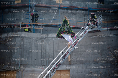 Pozar dachu Teatru Muzycznego w Gdyni . W akacji gasniczej...