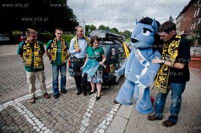 Gdansk. Parking przed Urzedem Marszalkowskim. Marszalek...
