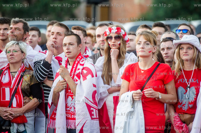 Gdansk. Targ Weglowy. Strefa kibica, gdzie mieszkancy...