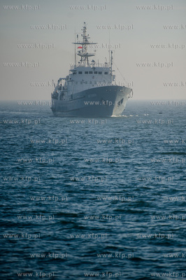 Port Wojenny w Gdyni Oksywiu. ORP Arctowski z grupą...
