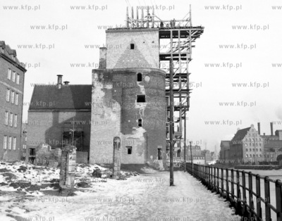 Odbudowa gdanskiego Zurawia, widok od strony Dlugiego...