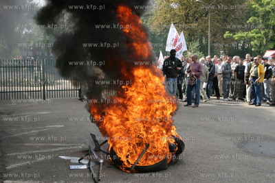 Kilka dni przed 25 rocznicą podpisania porozumien...