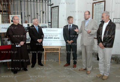 Odbudowa kosciola Sw. Katarzyny w Gdansku.03.08.2006....