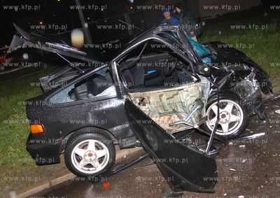 Tragiczny final nocnego wyscigu. W Gdyni na ulicy Kontenerowej...