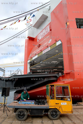 Chrzest samochodowca ro-ro Tarifa zbudowanego przez...