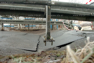 Ustka. Nieczynny jest wiadukt w Ustce w ciagu drogi...