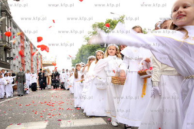 Szczecin. Papieska procesja Bozego Ciala, ulicami Szczecina...