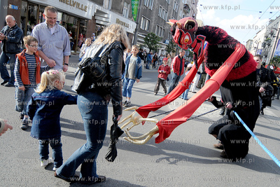 Cudawianki czyli Noc Swietojanska w Gdyni. Nz Miedzynarodowa...