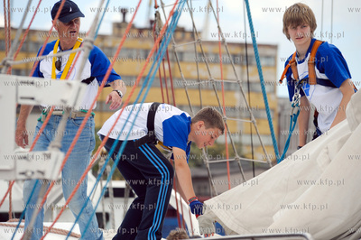 Gdynia. Poczatek rejsu na Jachcie Pogoria, zorganizowanego...