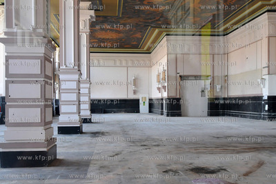 Dawna sala restauracyjna dworca kolejowego Gdynia Glowna...