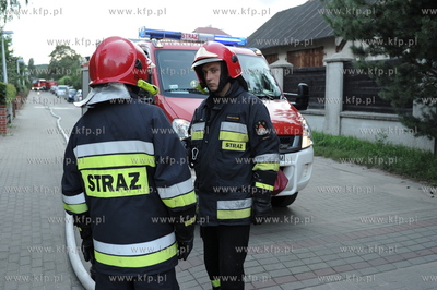 Sopot. Pozar wolno stojacego garazu w ciagu budynkow...