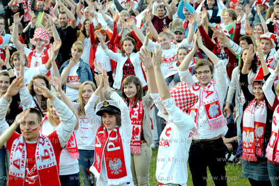 Gdynia Park Kibica w Parku Rady Europy. Gdynianie kibicuja...