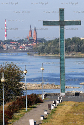 Zapora wodna we Wloclawku. Na prawym brzegu Wisly,...