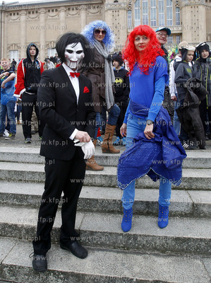 Przed Muzeum Narodowym w Szczecinie, na Wałach Chrobrego...