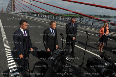 Otwarcie mostu w Kwidzynie. Nz. Minister Transportu...