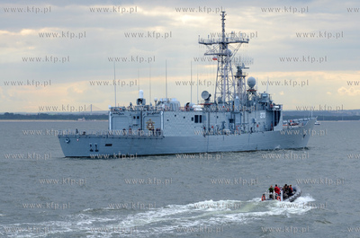 Fregata rakietowa typu Olivier Hazard Perry  ORP Gen....