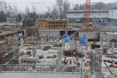 Gdynia. Na terenie sasiadujacym z apartamentowcem Sea...