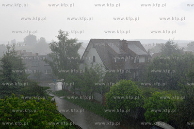 Gwaltowna burza z gradem przeszla nad Rumia.
24.05.2014
Fot....
