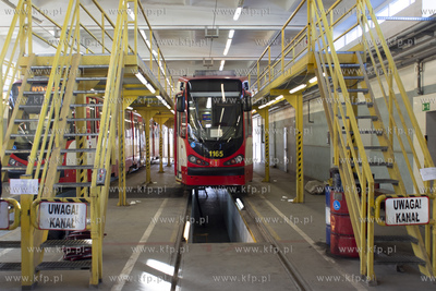 Zajezdnia Wrzeszcz.  Nz. tramwaj d wag n8c  07.02.2020...