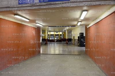 Z powodu stanu epidemii koronawirusa COVID-19 opustoszaly...