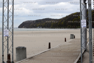 Gdynia w czasie epidemii koronawirusa COVID-19. Zamkniete...