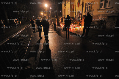 Zaloba po katastrofie samolotu prezydenckiego pod Smolenskiem....