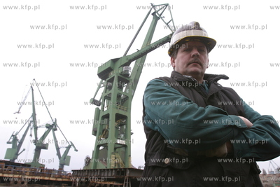 Marek Bronk - pracownik Stoczni Gdanskiej nalezacej...