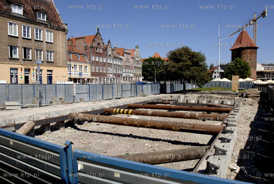 Gdansk.  Budowa kamicy Symfonia i hotelu Hitlon  na...