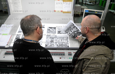 W drukarni POZKAL w Inowroclawiu rozpoczal sie druk...