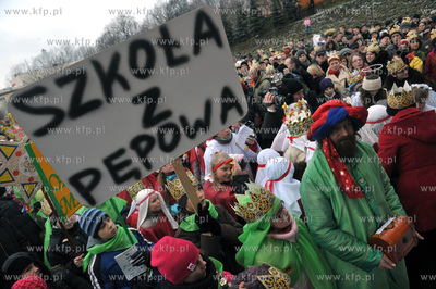 Orszak Trzech Kroli w Zukowie na Kaszubach. 6.01.2013...