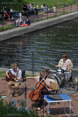 Streetwaves czyli artystyczna akcja miejska w Gdansku...