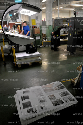 W drukarni POZKAL w Inowroclawiu rozpoczal sie druk...