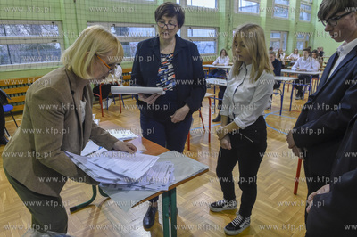 Gdańsk, Przymorze. Egzamin gimnazjalny w Gimnazjum...