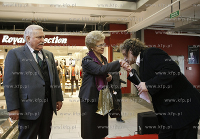 Gdansk. Centrum handlowe Manhattan. Premiera i promocja...