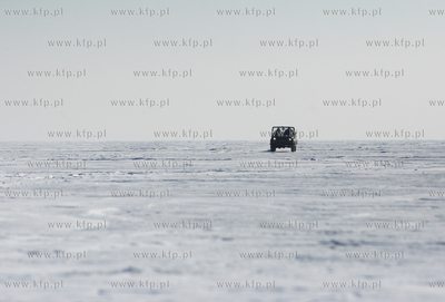 Katy Rybackie. Zamarzniety Zalew Wislany.
24.01.2010
fot....