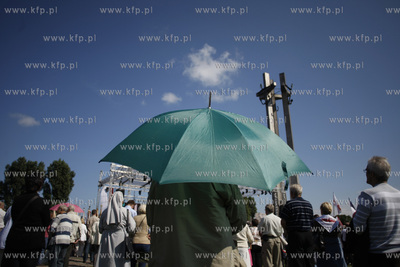 Gdansk. Plac Solidarnosci. Uroczysta msza sw. z okazji...