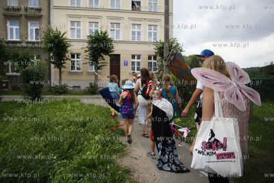 Gdansk. Festiwal Szekspirowski. Dziecieca parada festiwalowa...