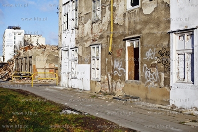 Gdańsk. Rozbiorka budynków mieszkalnych przy ul....