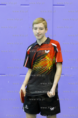Tomasz Kotowski, tenisista stolowy. 18.11.2013 fot....