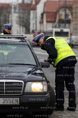 Kontrola policjantow ruchu drogowego stanu trzezwosci...