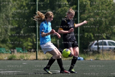 Gdansk Zaspa. Pilkarski turniej dzikich druzyn Do przerwy...