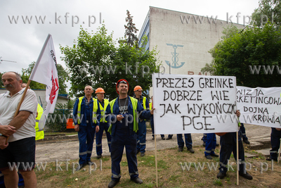 Gdańsk Nowy Port, ul. Zamknięta. Manifestacja pod...